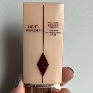 Charlotte Tilbury light wonder foundation